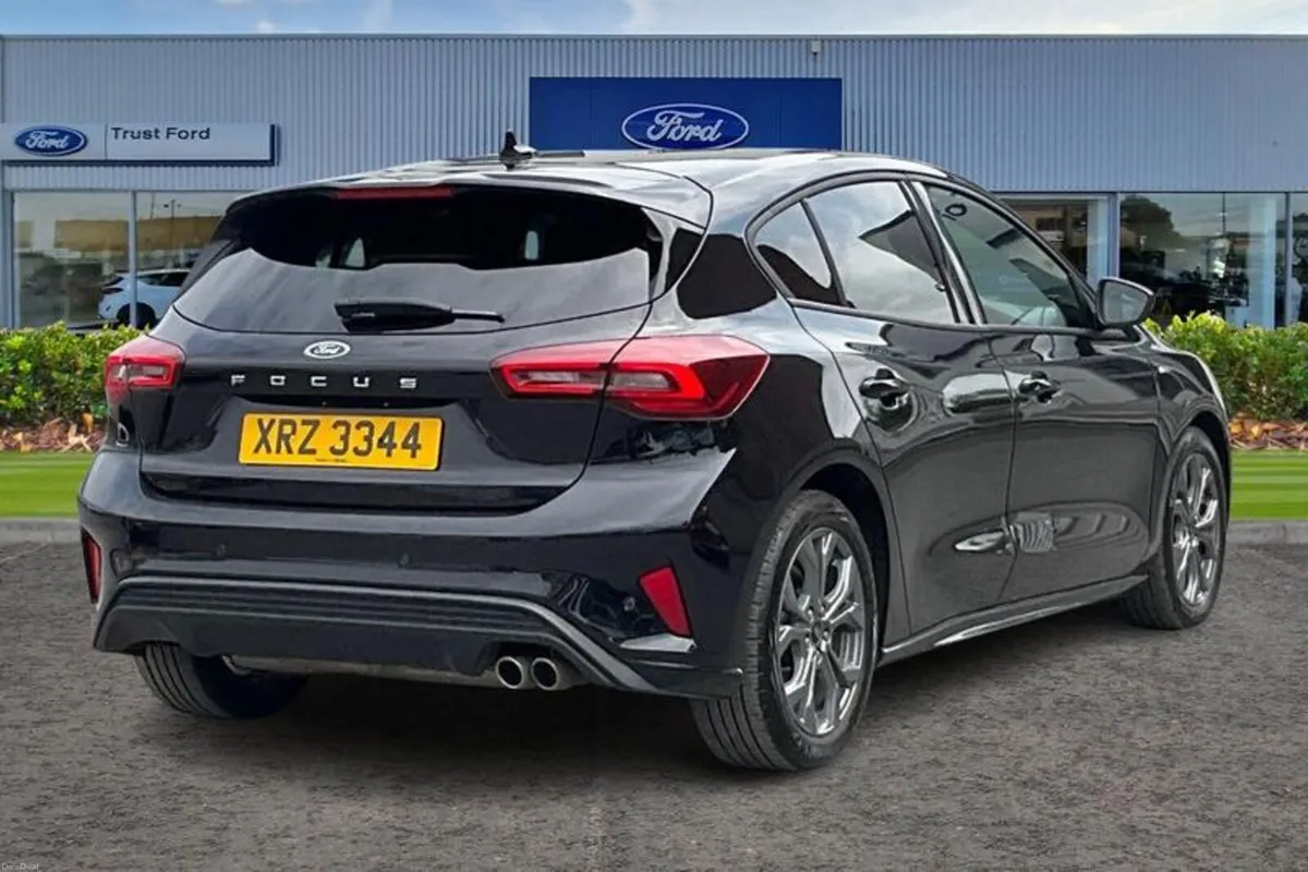 Ford Focus 1.0T EcoBoost MHEV ST-Line Hatchback 5d - Image 4