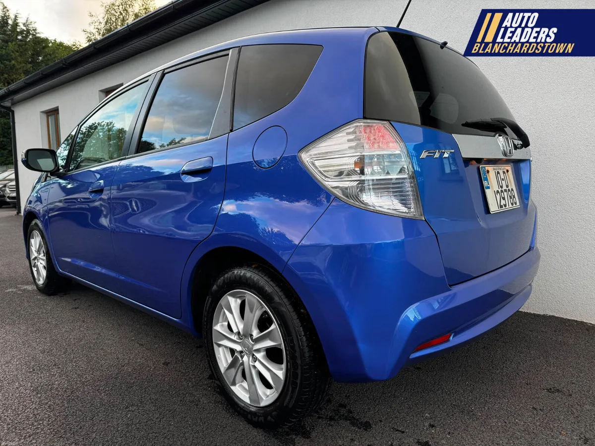 HONDA FIT 1.3 CVT HYBRID 102BHP - Image 4