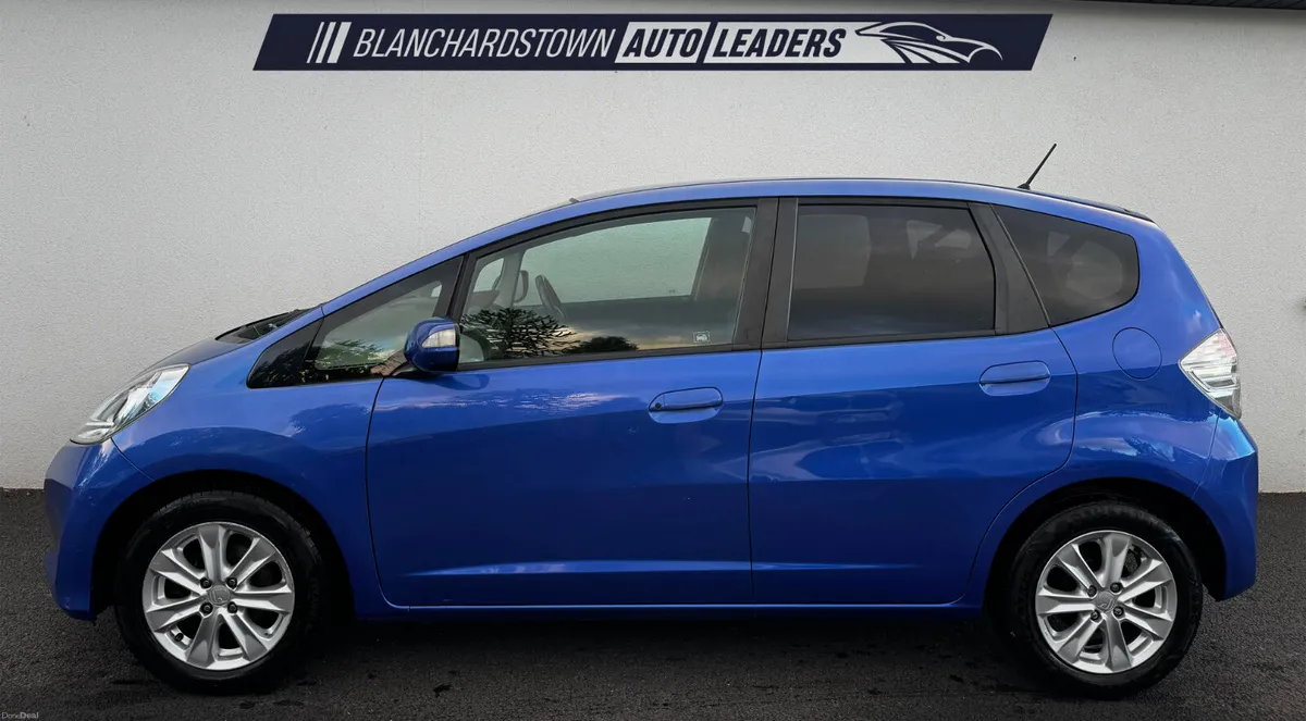 HONDA FIT 1.3 CVT HYBRID 102BHP - Image 2