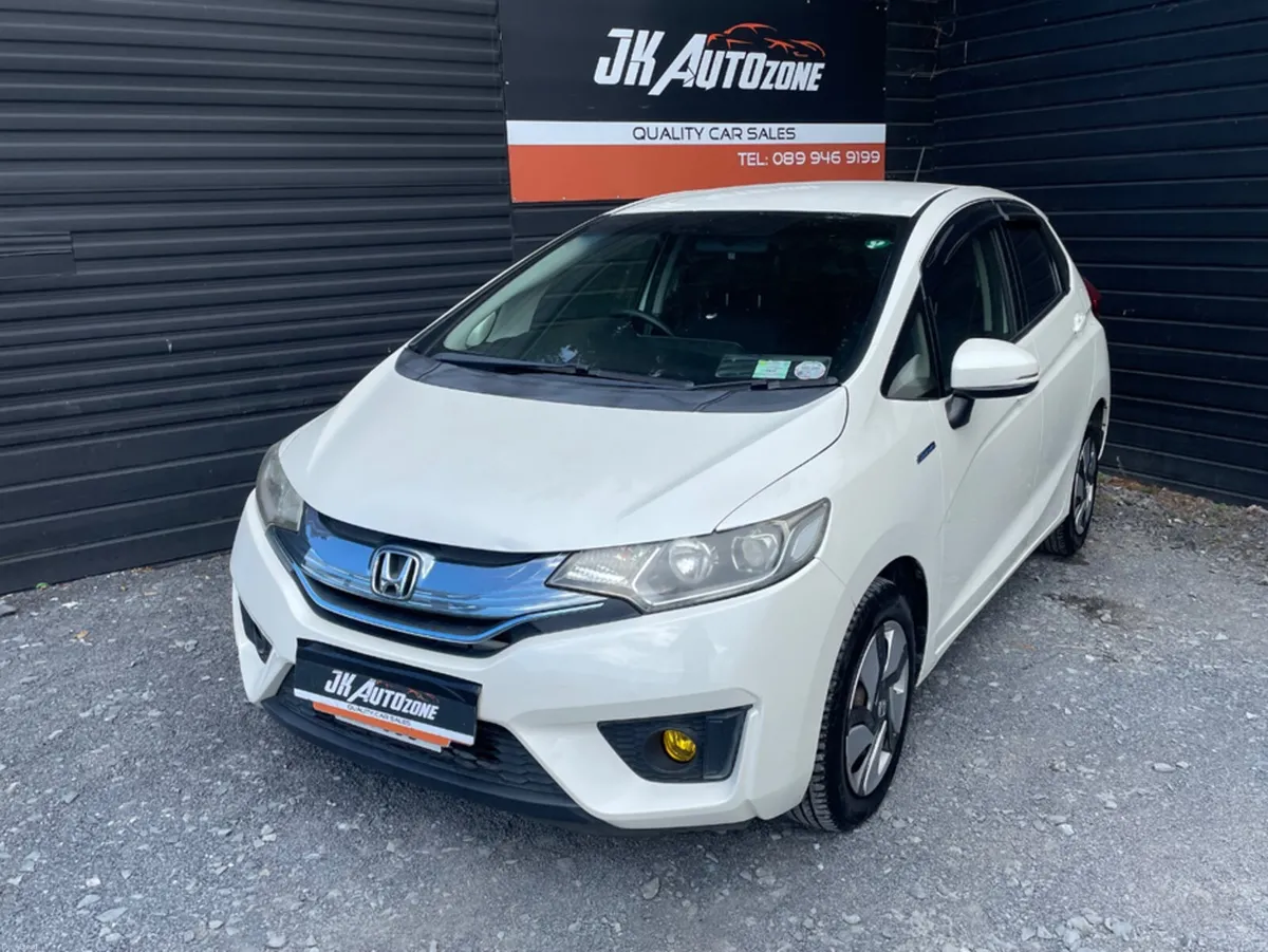 Honda Fit 1.5 HYBRID AUTO - Image 3