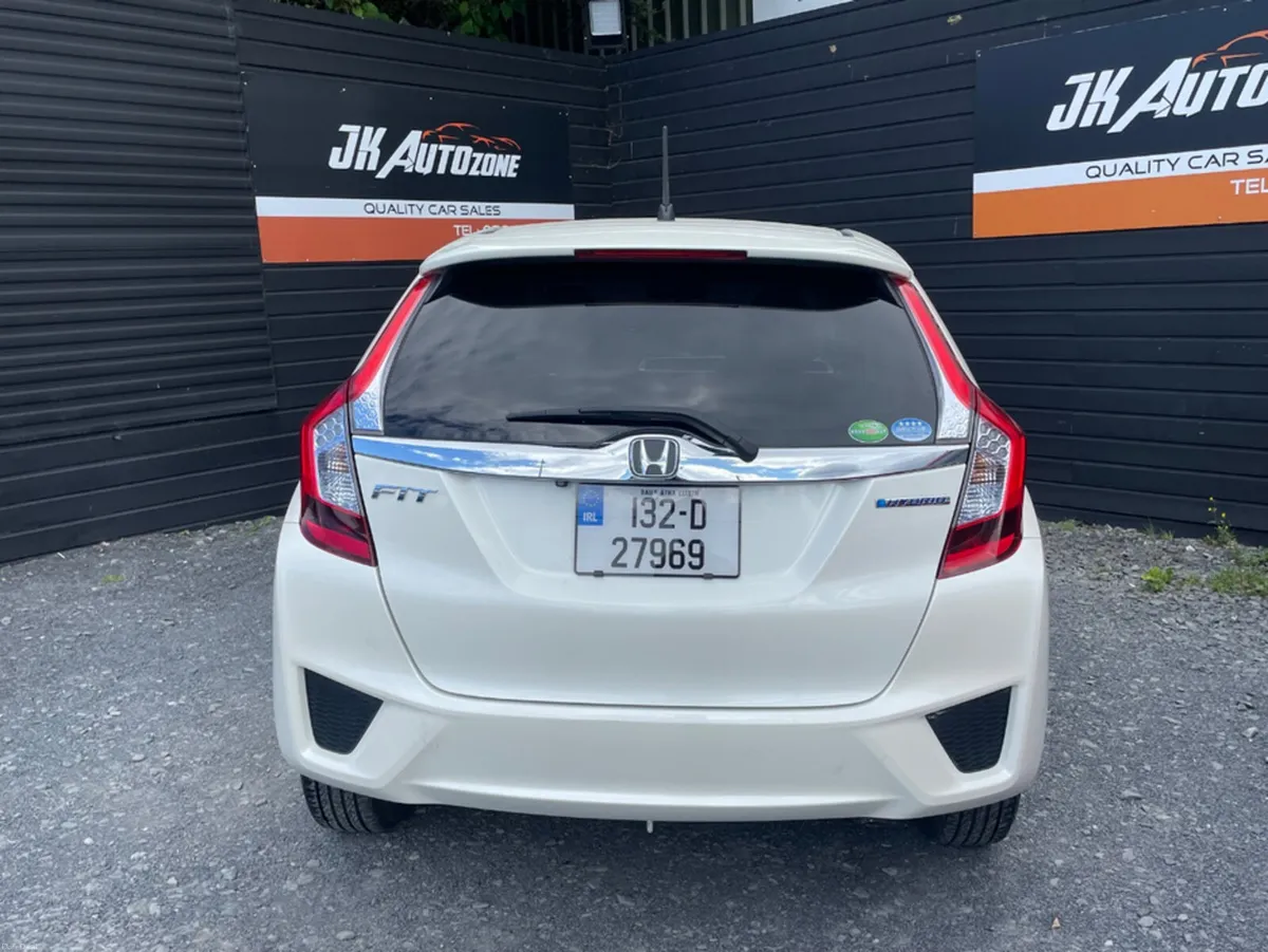 Honda Fit 1.5 HYBRID AUTO - Image 5