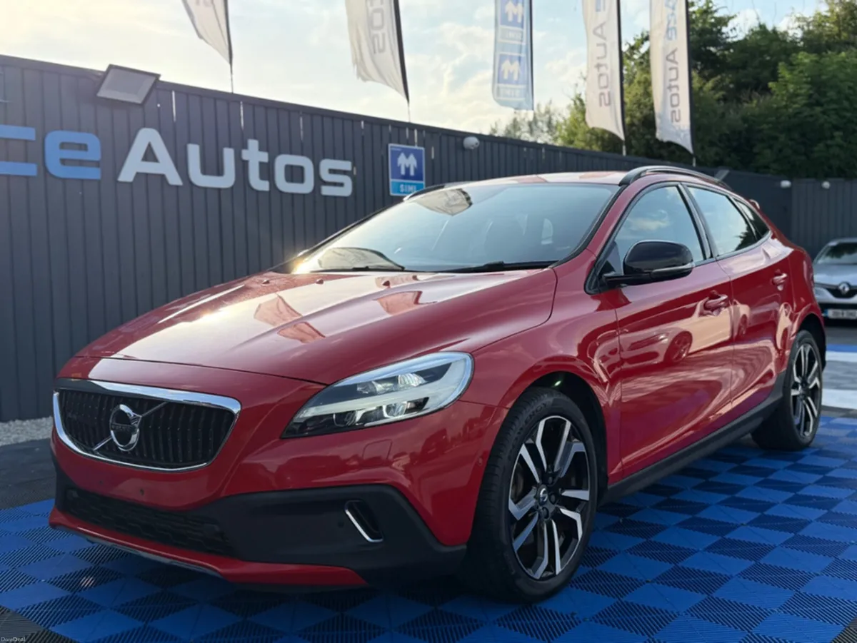 Volvo V40 T5 2.0L PETROL - AUTO - 12M WARRANTY - C - Image 2