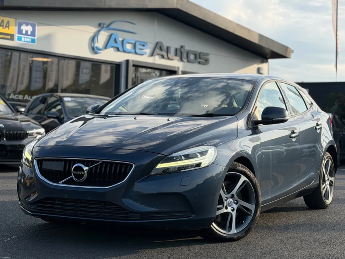 Volvo V40 D4 MOMENTUM - 2.0L DIESEL - AUTO - 12M W - Image 1