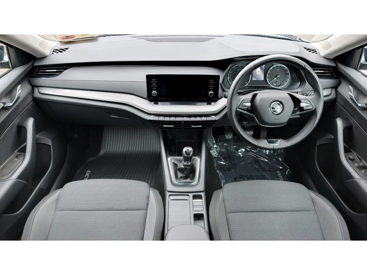 Skoda Octavia AMBITION 1.0 TSI 110HP- AS NEW WITH - Image 2