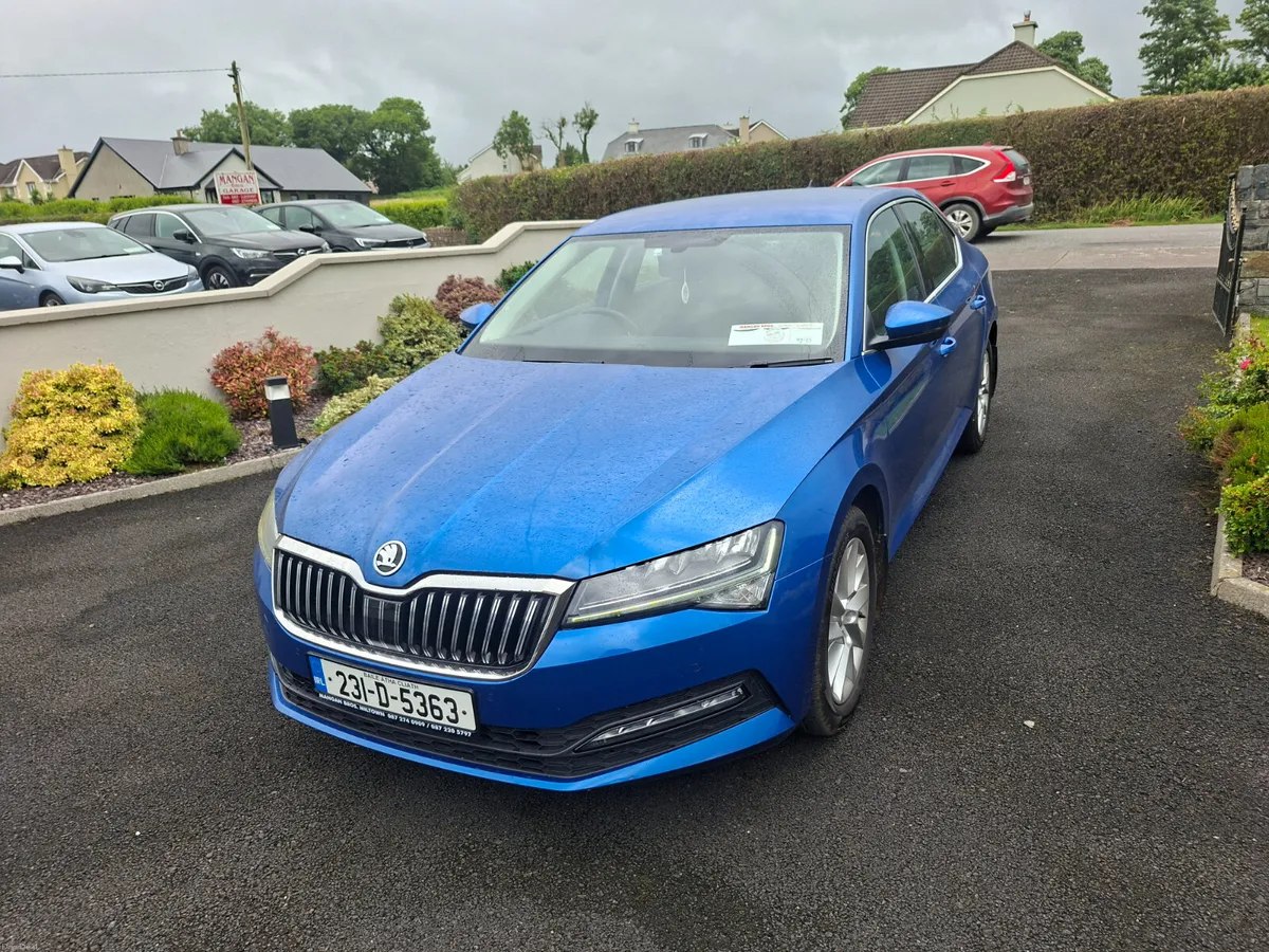 Skoda Superb 2023 - Image 2