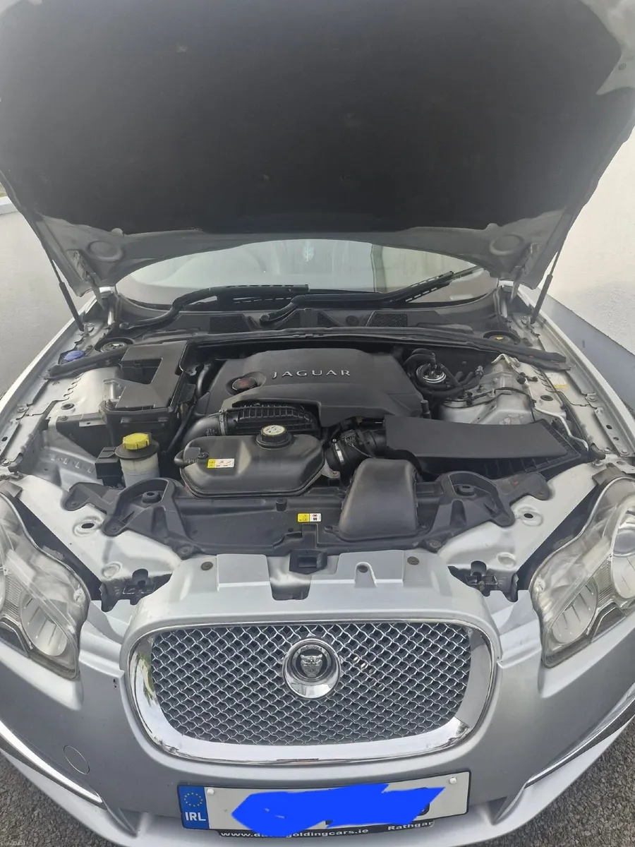 Jaguar XF 2011 - Image 4