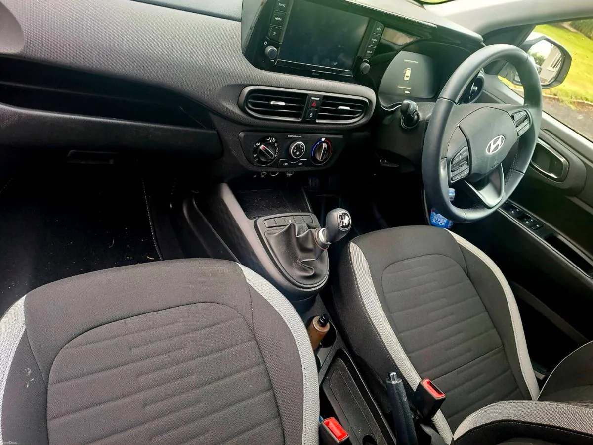 Hyundai i10 - Image 2