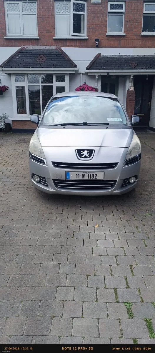 Peugeot 5008 2011 - Image 1