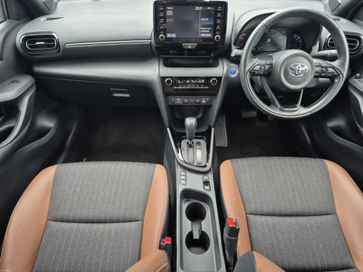 Toyota Yaris Cross ** 1.5 HYBRID ** AUTO ** HUGE S - Image 2