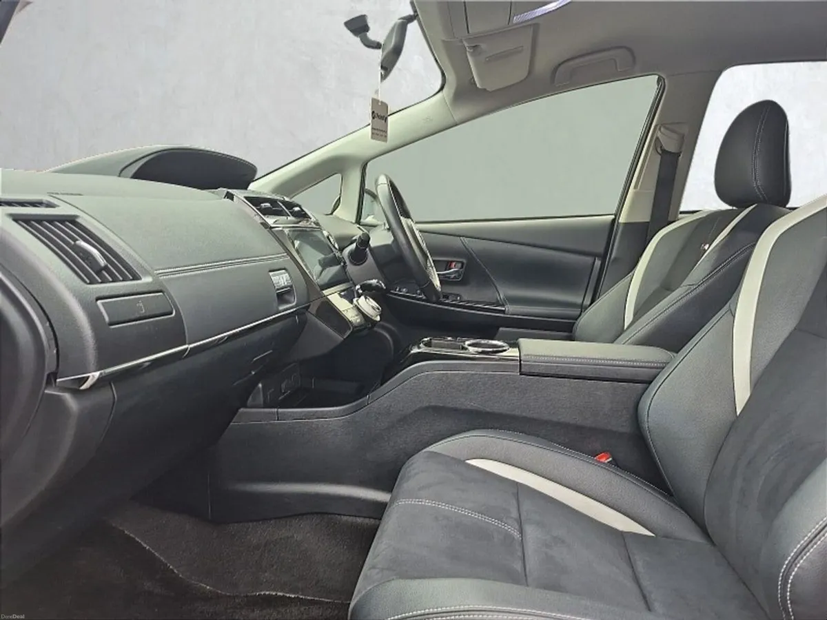 Toyota Prius ** GR ** ALPHA  ** 7 SEATER ** HUGE S - Image 6
