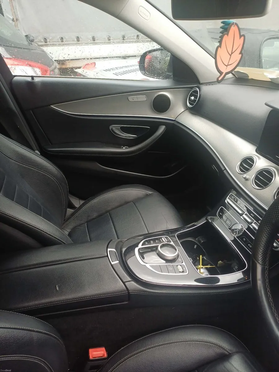 Mercedes Benz Eclass - Image 4