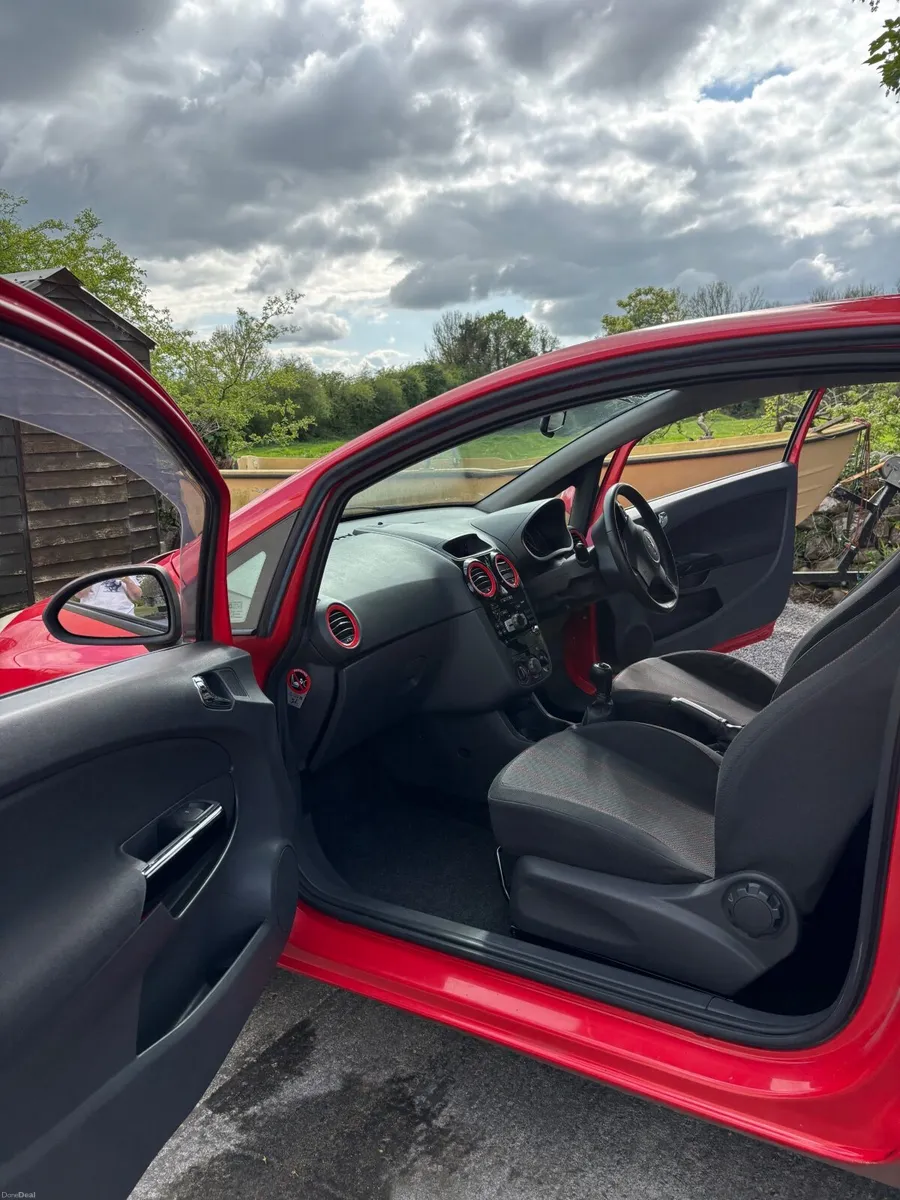 Opel Corsa 2011 - Image 4