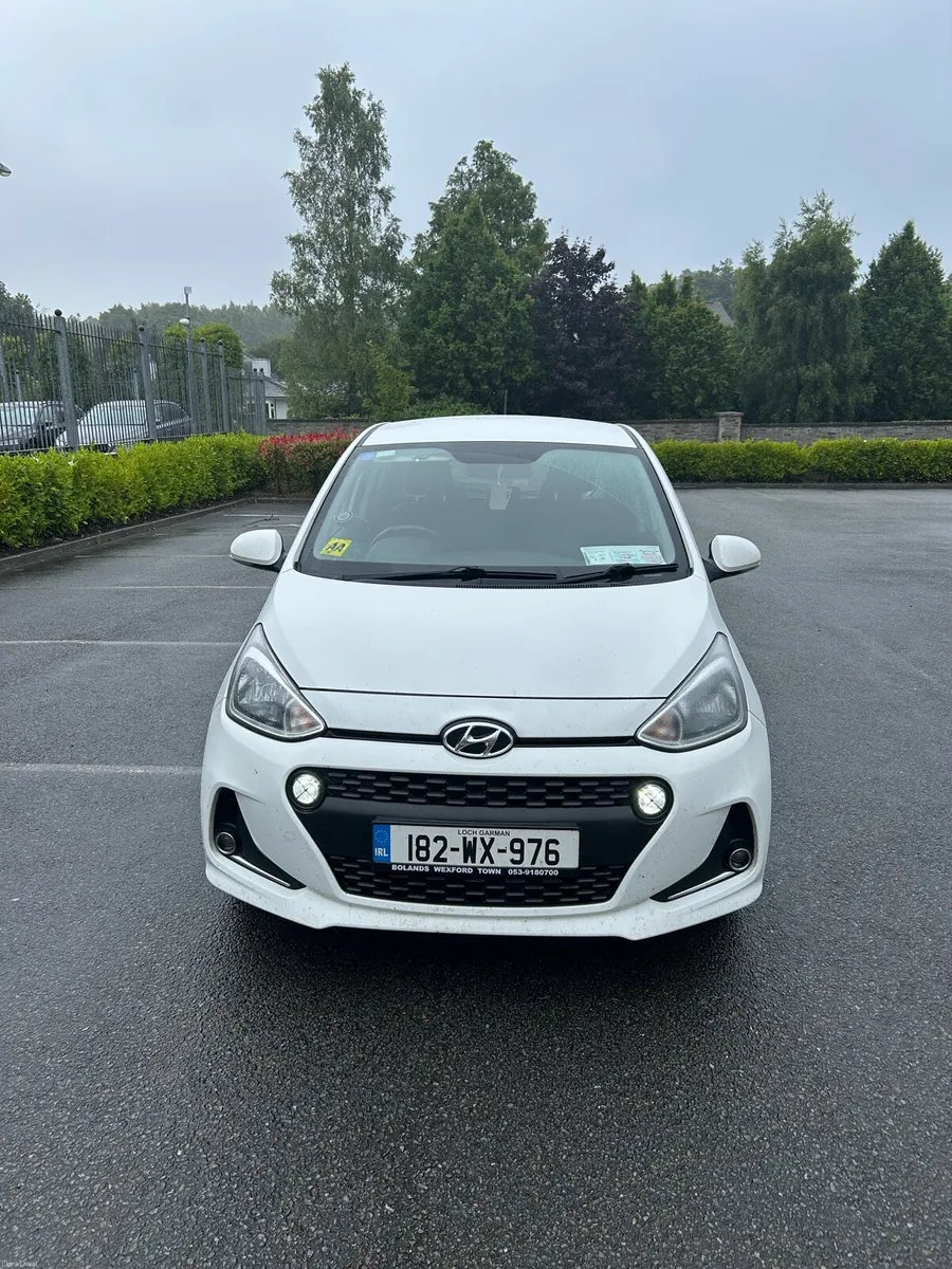 Hyundai i10 Deluxe Model - Image 3