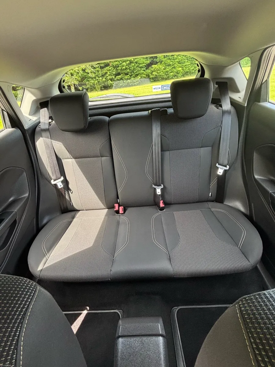 2017 FORD FIESTA TITANIUM 1.5 DIESEL - Image 4