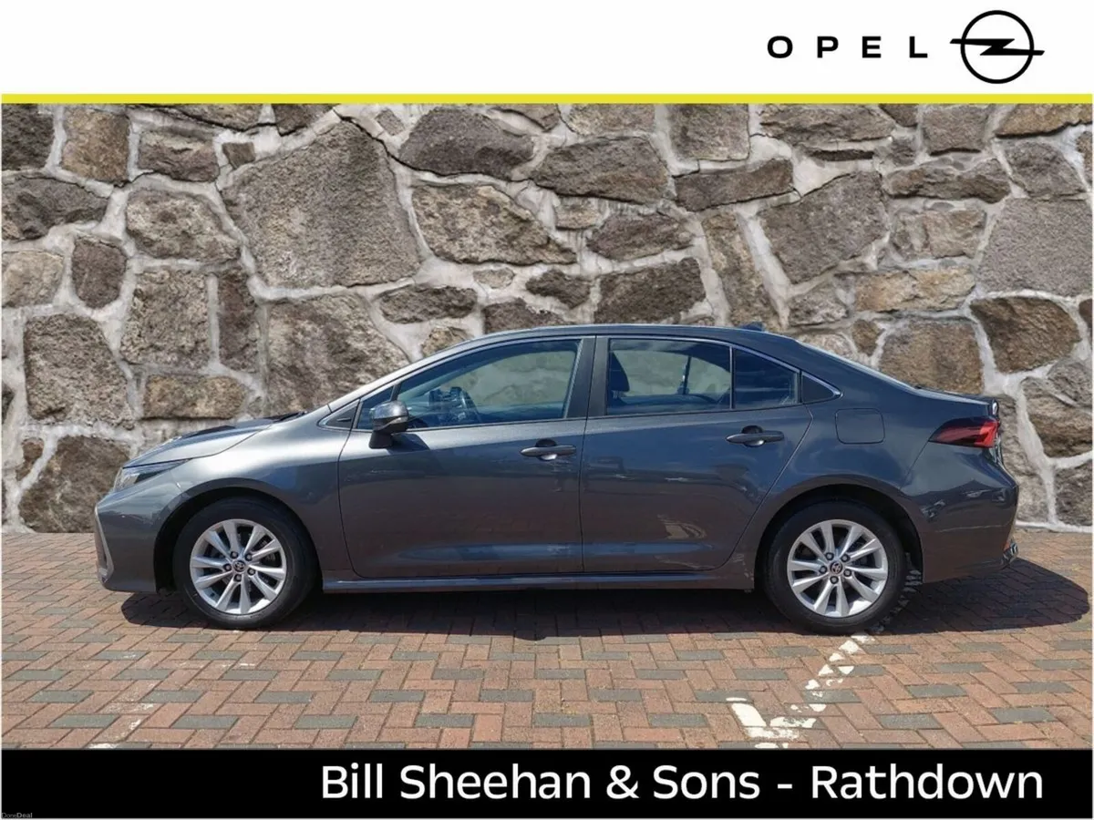 Toyota Corolla 1.8 Hybrid Luna Saloon - Image 2