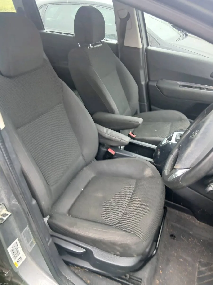 142  peugeot 5007 7 seater - Image 5