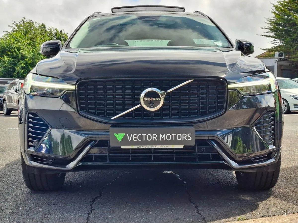 Volvo XC60 T6 PLUS DARK THEME PHEV SUNROOF - Image 6
