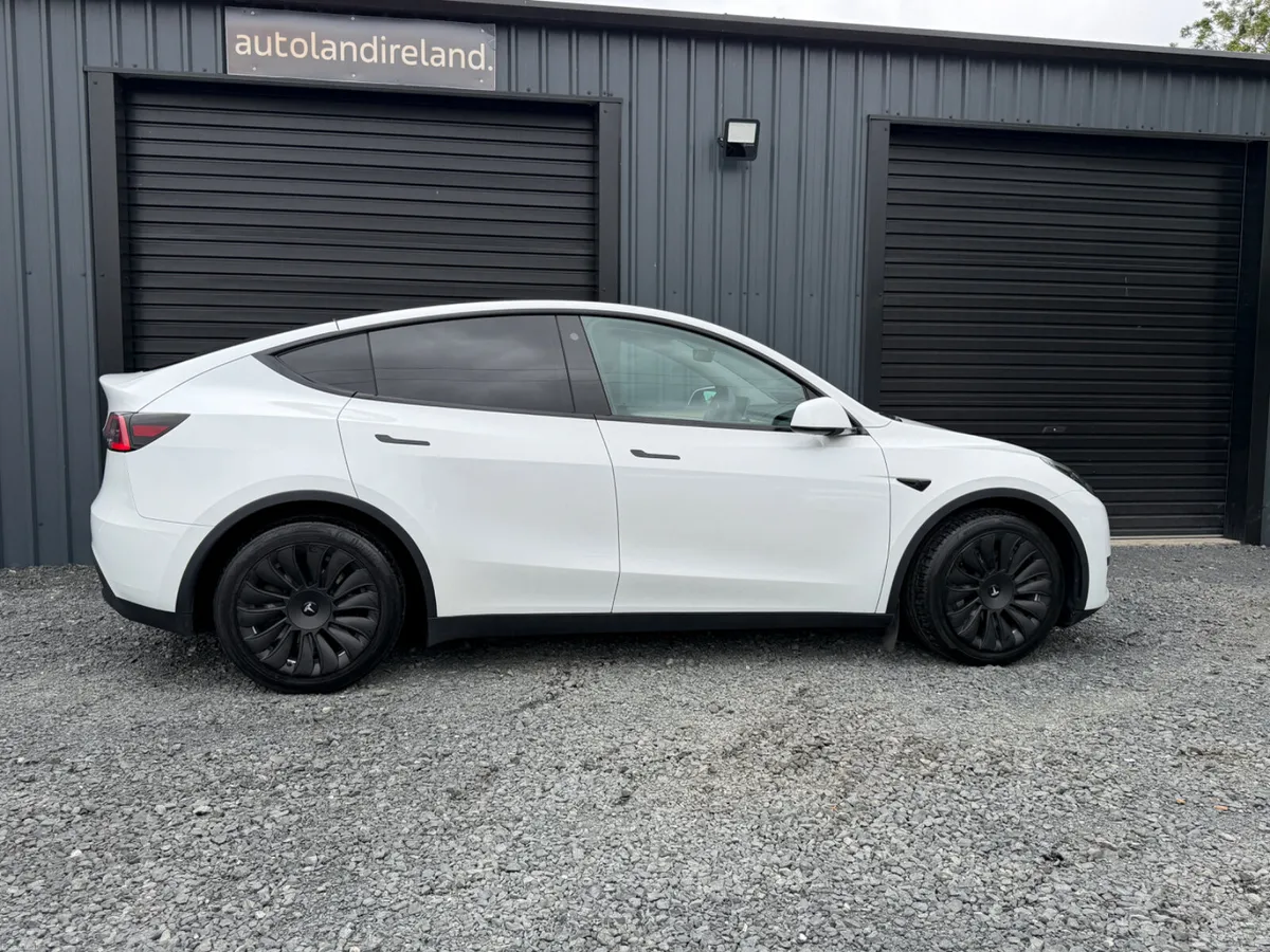 231 Tesla Model Y Low Km - Image 4