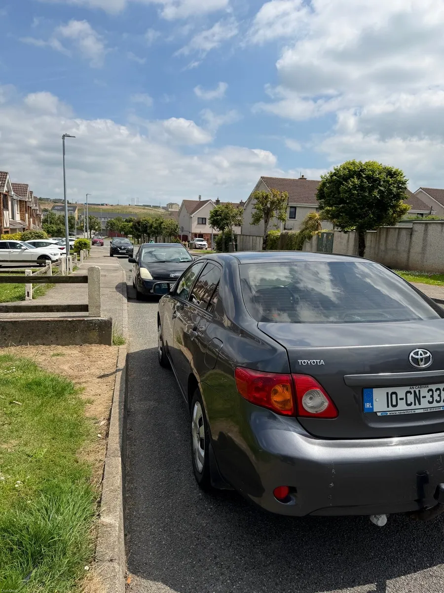 Toyota corolla 2010 - Image 4