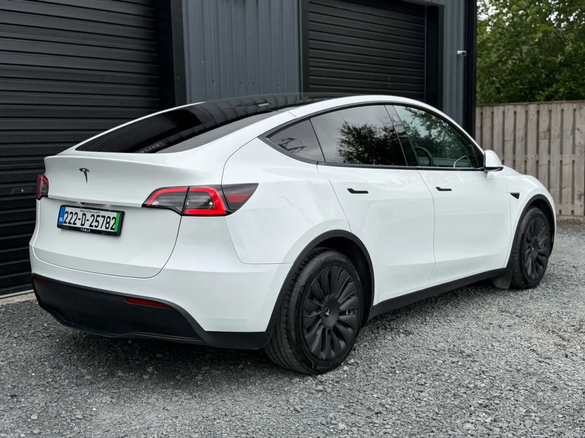 222 Tesla Model Y Standard Plus - Image 3