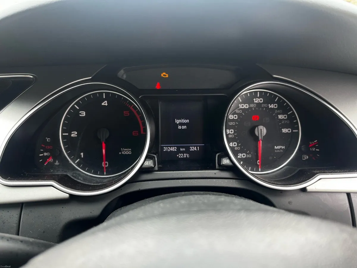 2 litre diesel Audi A5 - Image 4