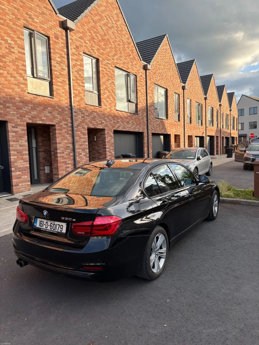 BMW 3-Series 2016 - Image 2