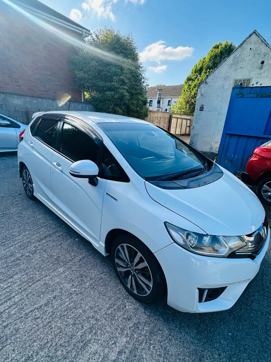 Honda Fit 2015 - 1.5L hybrid High Specs - Image 3