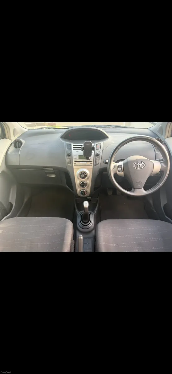 Toyota Yaris 2006 - Image 2