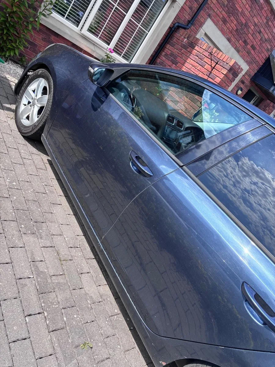 Volkswagen Golf 2011 - Image 2