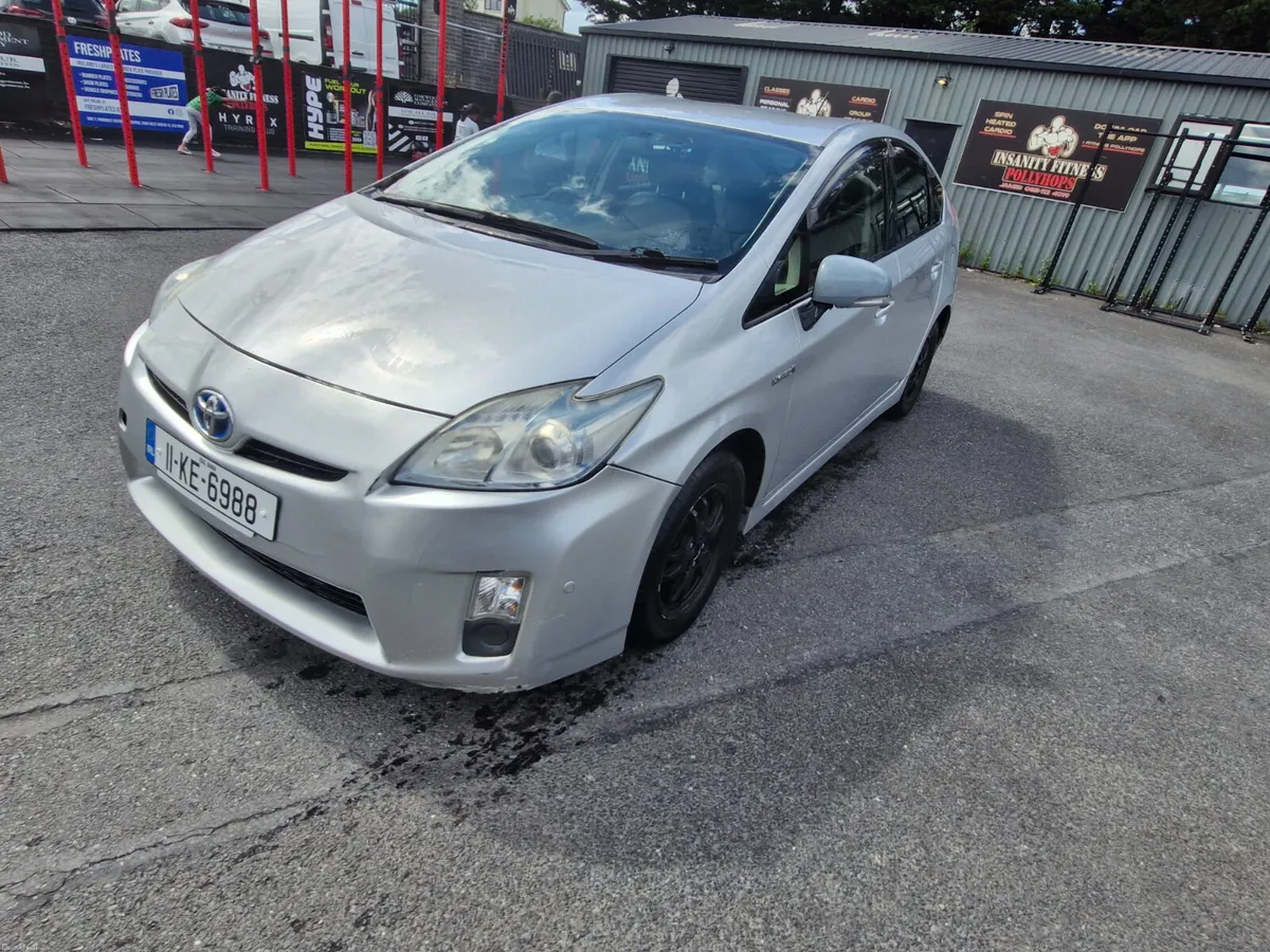 2011 Toyota Prius Fresh nct [ex-taxi] - Image 2