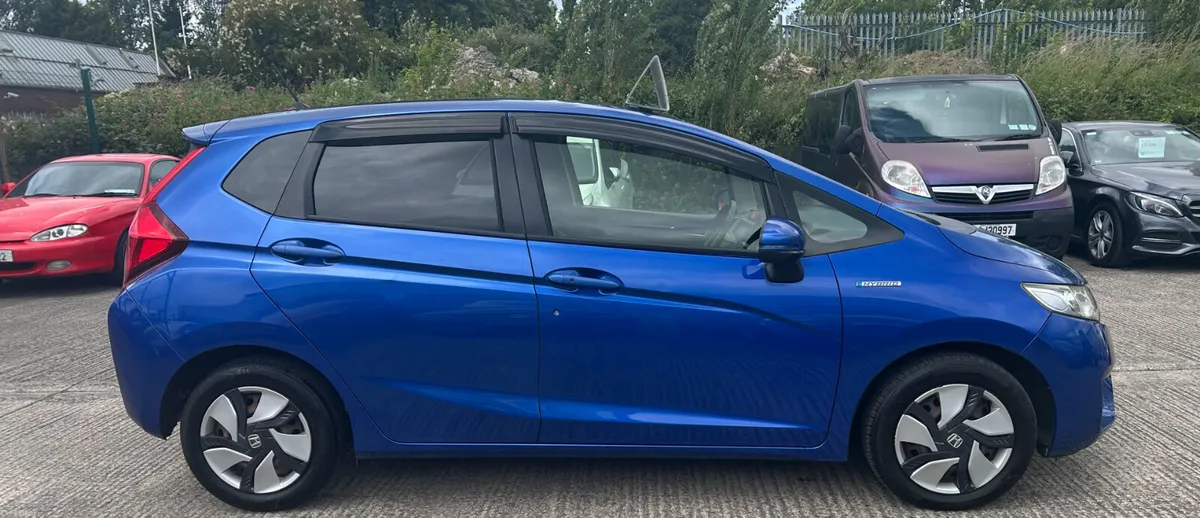 2014 Honda Fit Hybrid L Package | Half Leather - Image 4