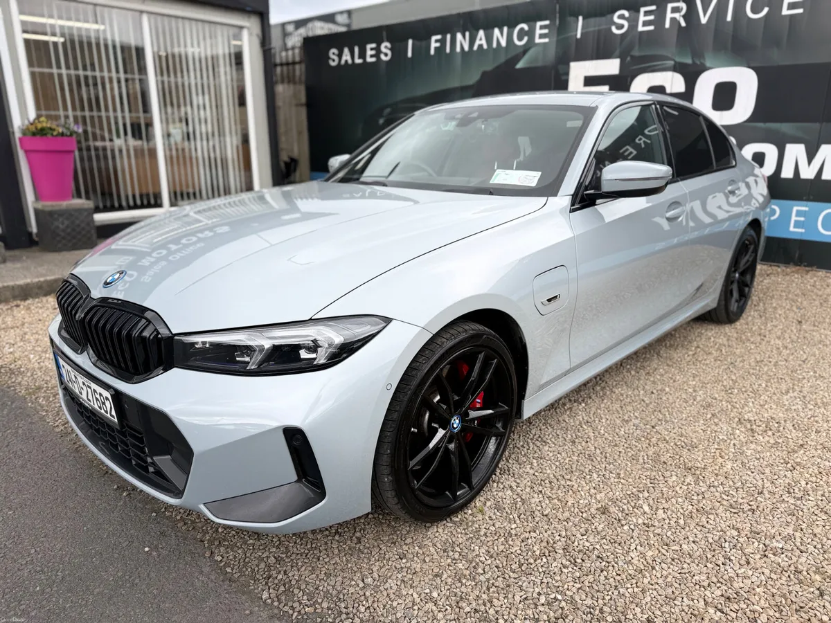 BMW 3-SERIES 2024 - 330E - AS NEW ! - Image 3