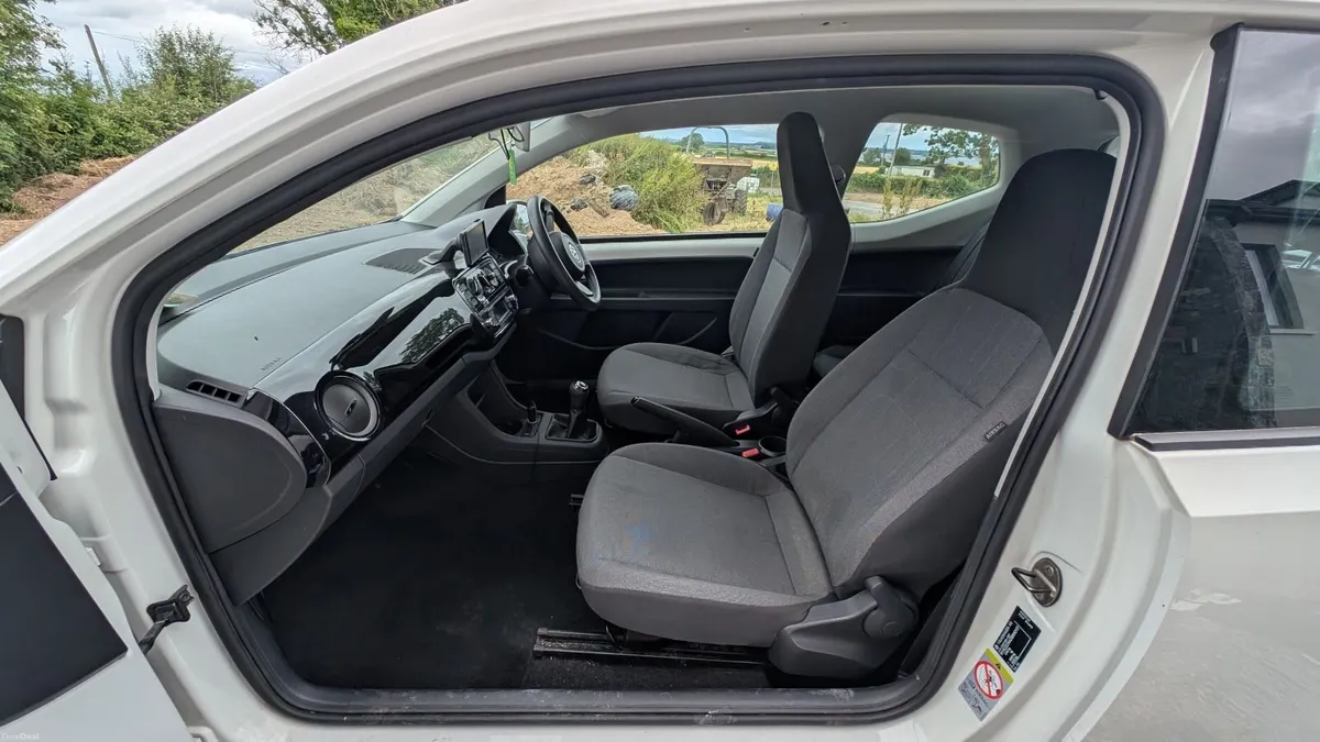 Volkswagen up! 2013 - Image 2