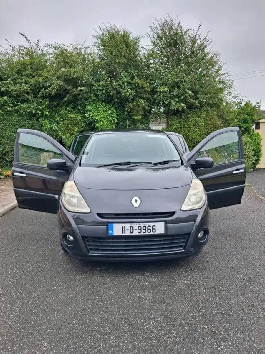 2011 Renault Clio - Image 1