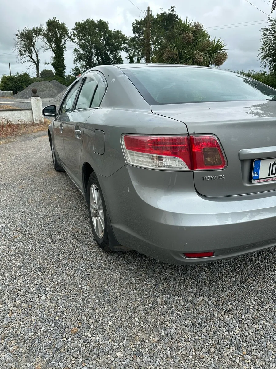 Toyota avensis  2lt diesel - Image 3