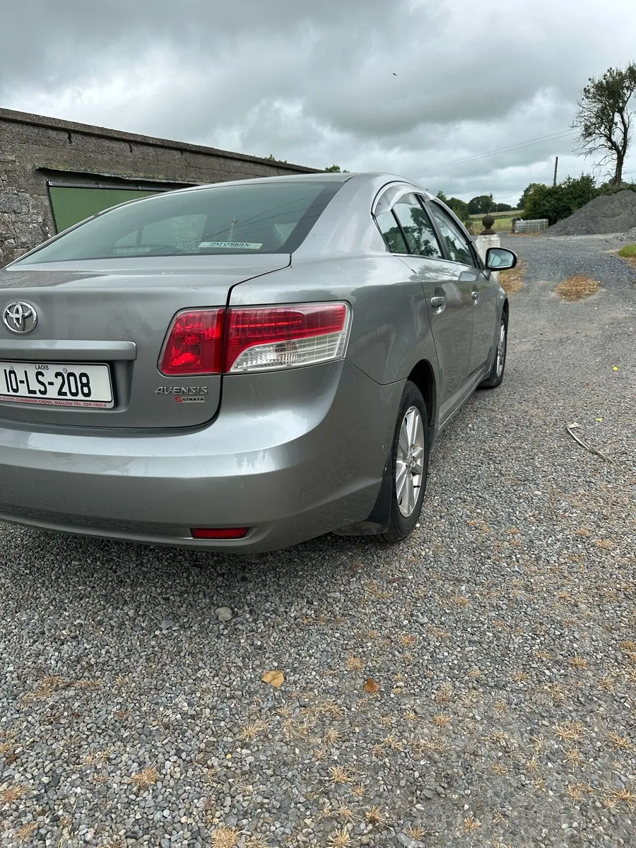Toyota avensis  2lt diesel - Image 2