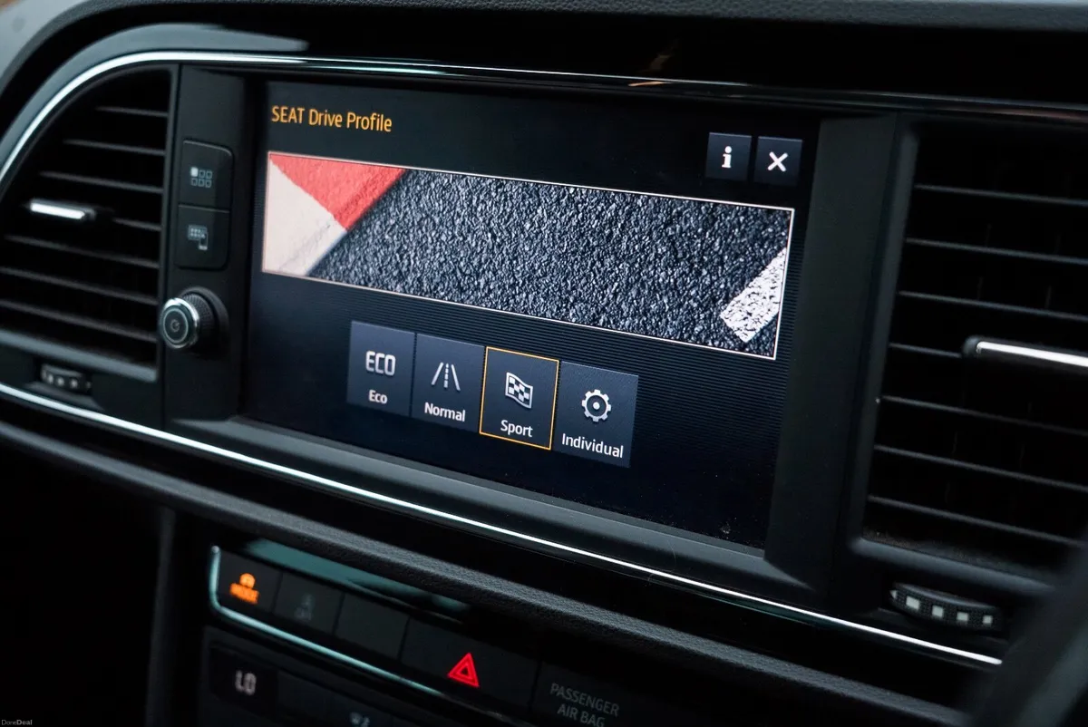 SEAT Leon FR 184BHP Technology Pack - Image 4