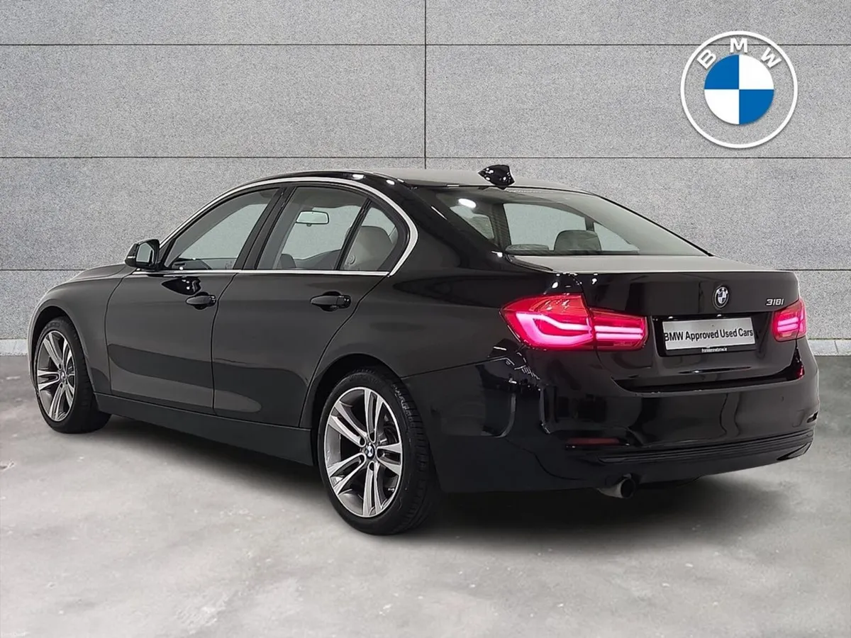 BMW 3-Series 318i Sport Saloon - Image 3