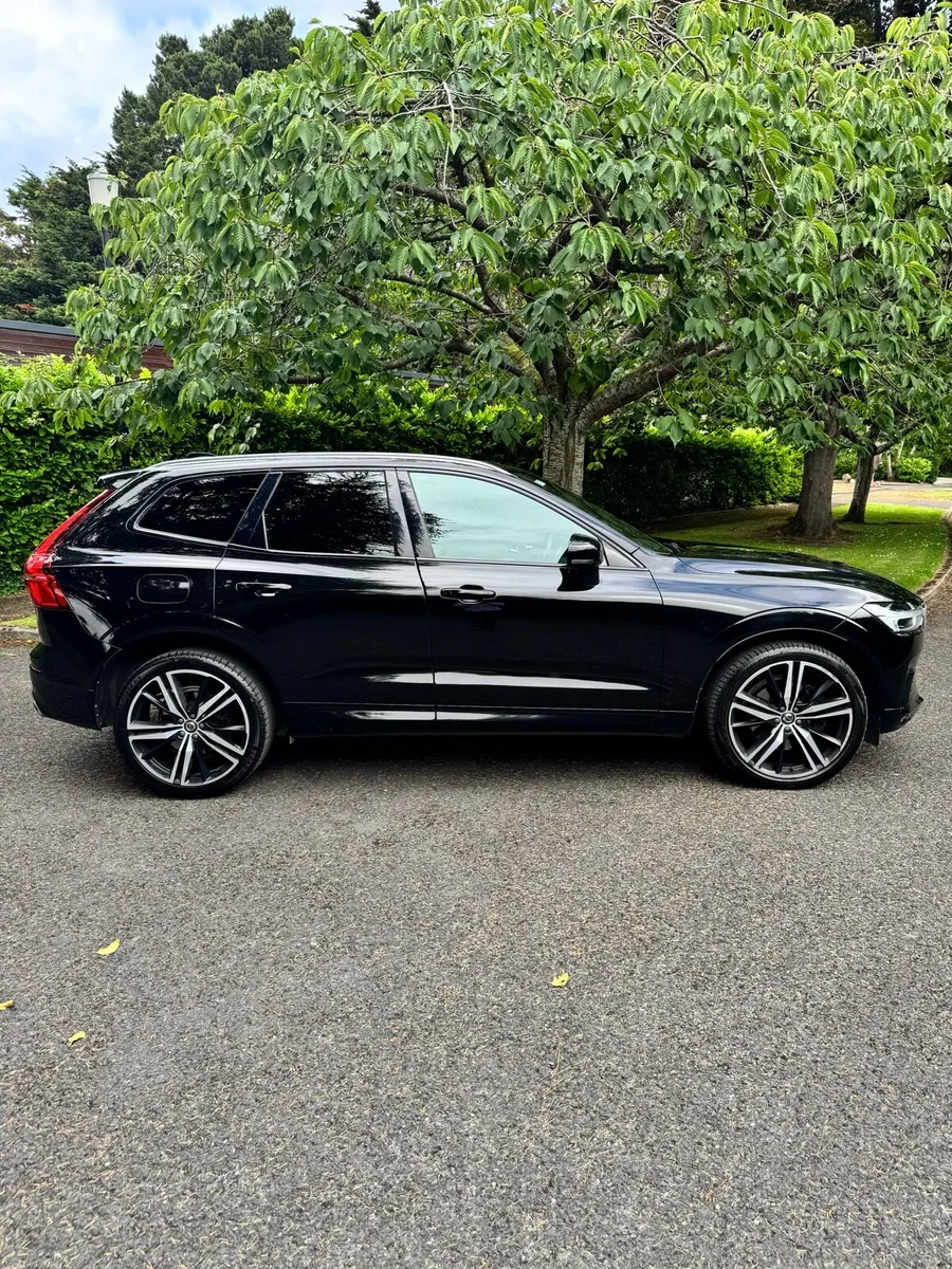 Volvo XC60 R-Design AWD - Image 3