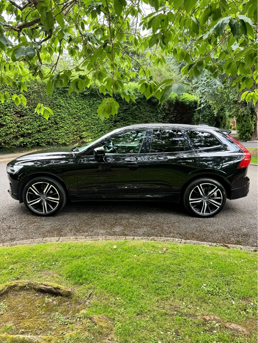 Volvo XC60 R-Design AWD - Image 4
