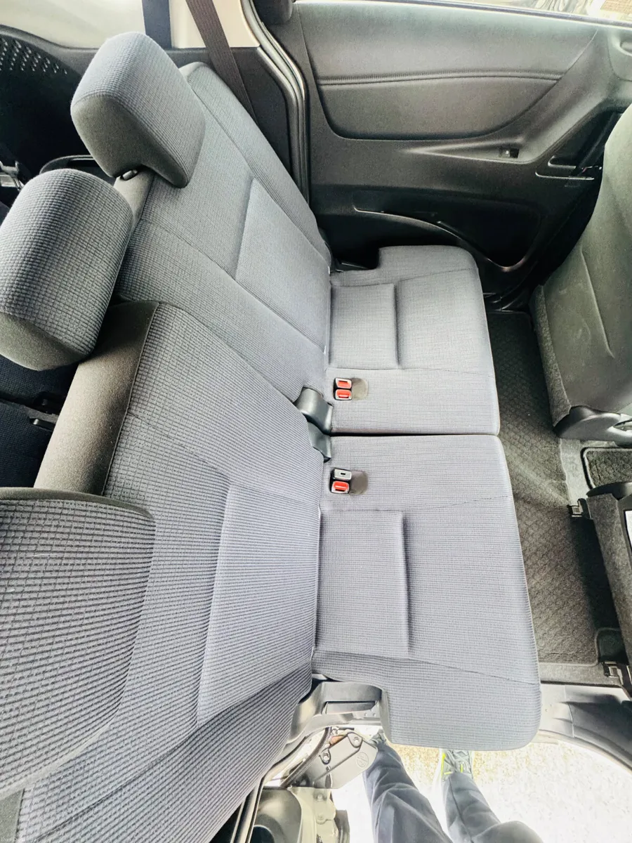 SUPERB TOYOTA SIENTA AUTO HYBRID 7SEATS NEW NCT 28 - Image 3