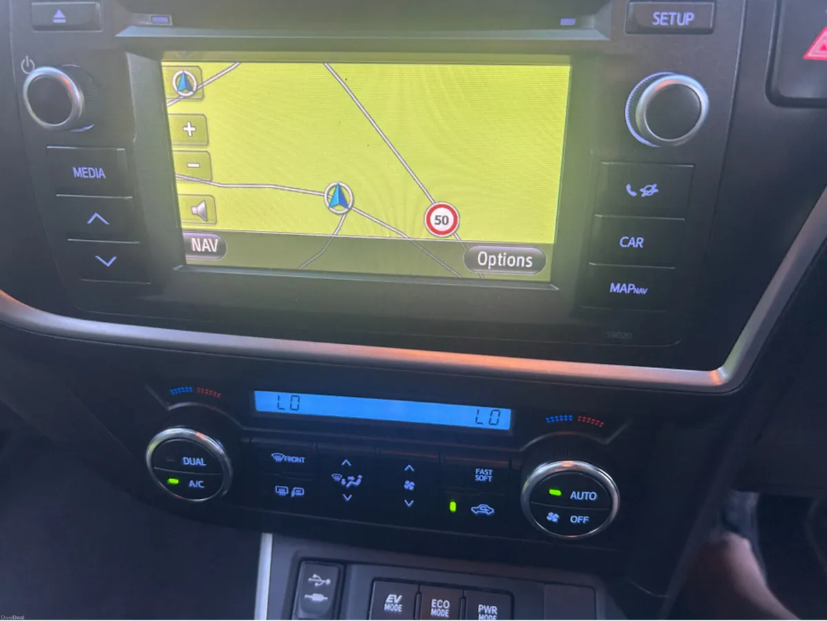 Toyota Auris 1.8 EXCEL VVT-AUTO///TINY KLMS///FULL - Image 6