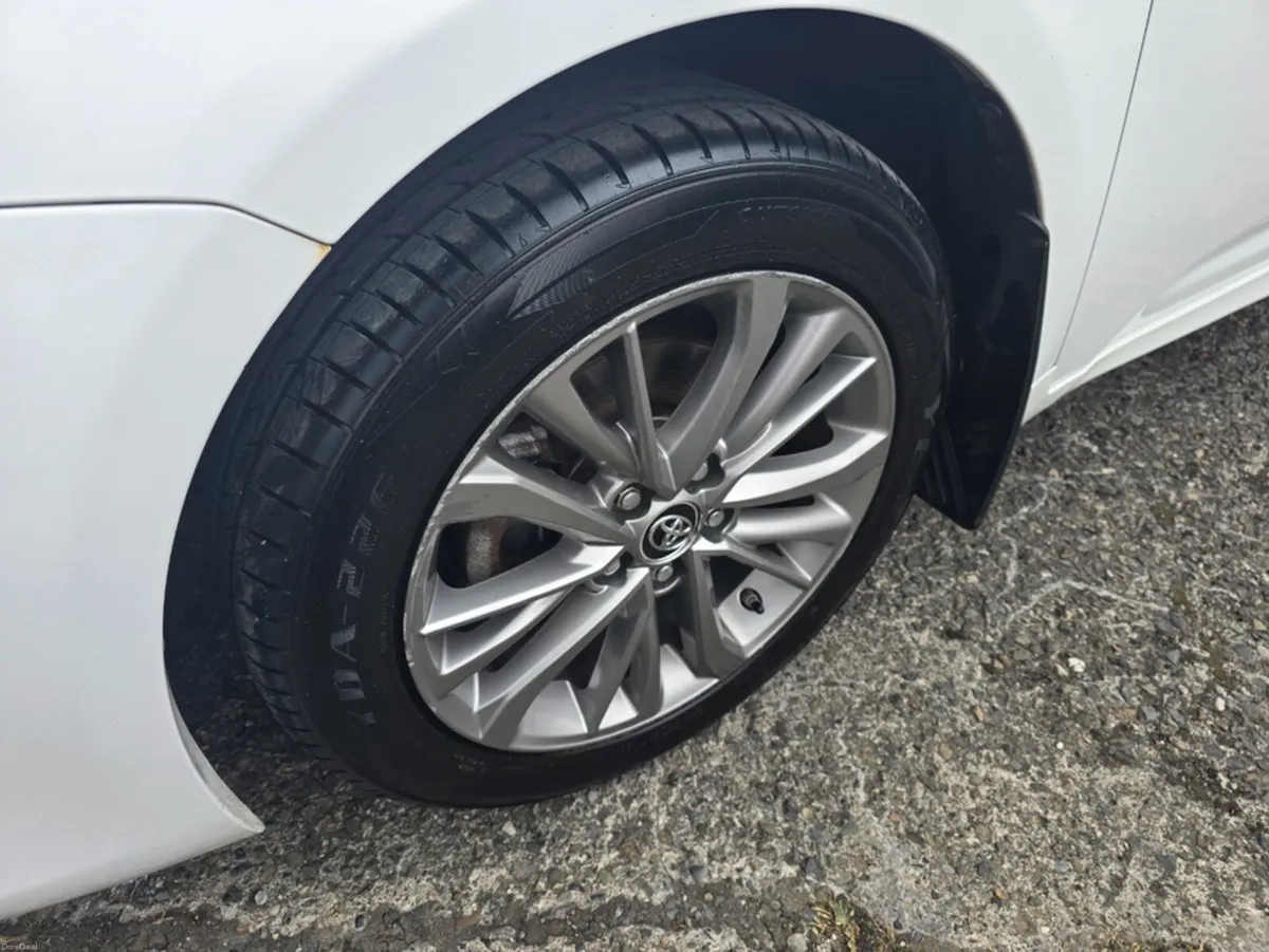 Toyota Avensis 1.6 D-4D BUSINESS EDITION S/S 4DR 1 - Image 5