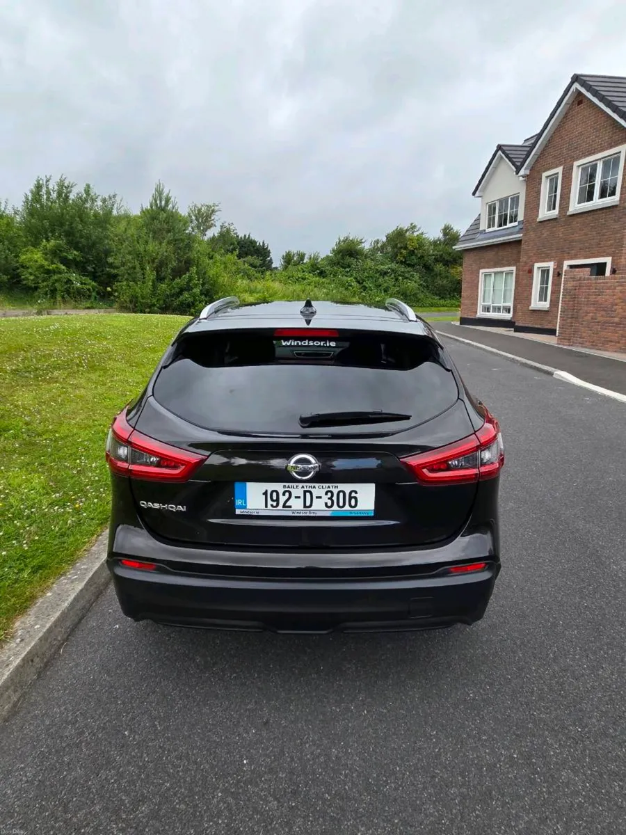 NISSAN QASHQAI 1.3 petrol manual SV MY19 4DR - Image 4