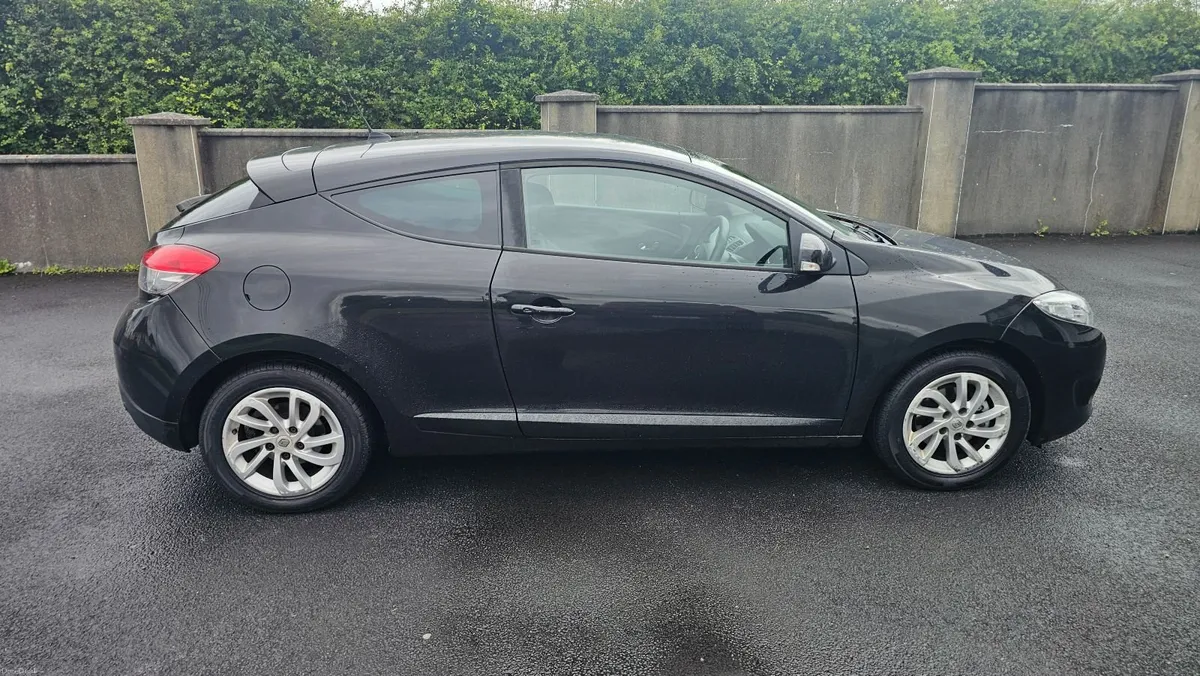 Renault Megane 2012 - Image 1