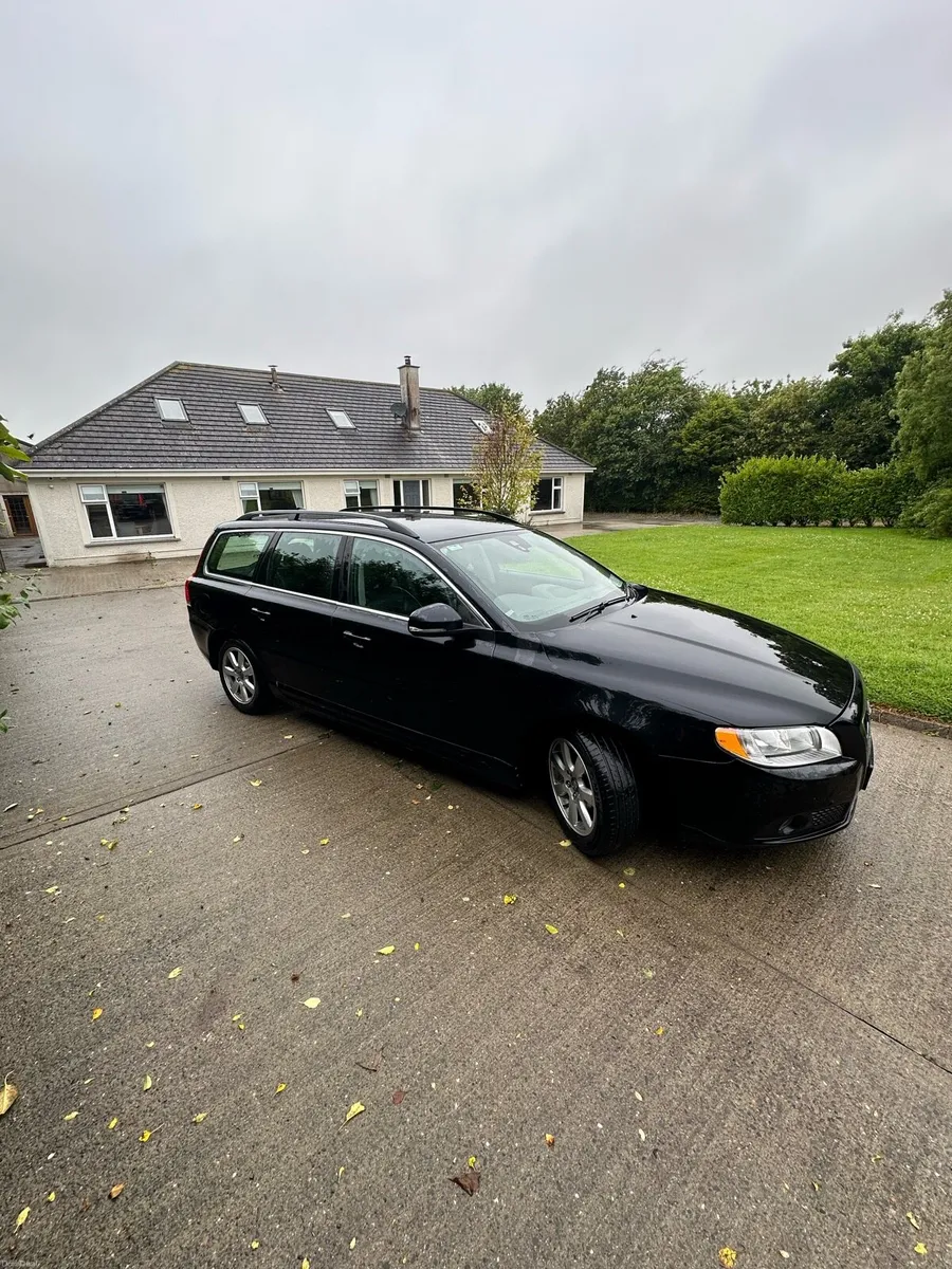 VOLVO V70 D2 AUTO TAX AND TEST - Image 4