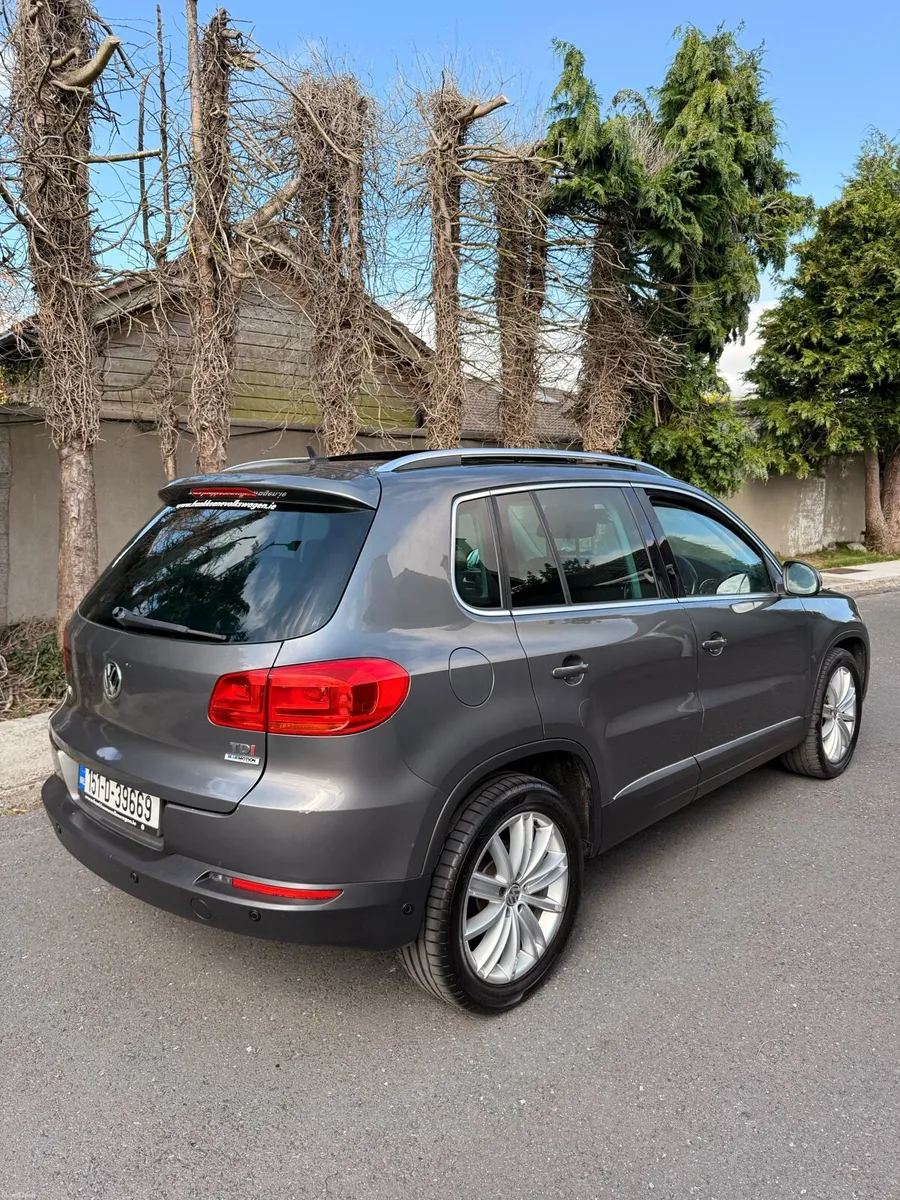 2015 Volkswagen Tiguan Sunroof - Image 4