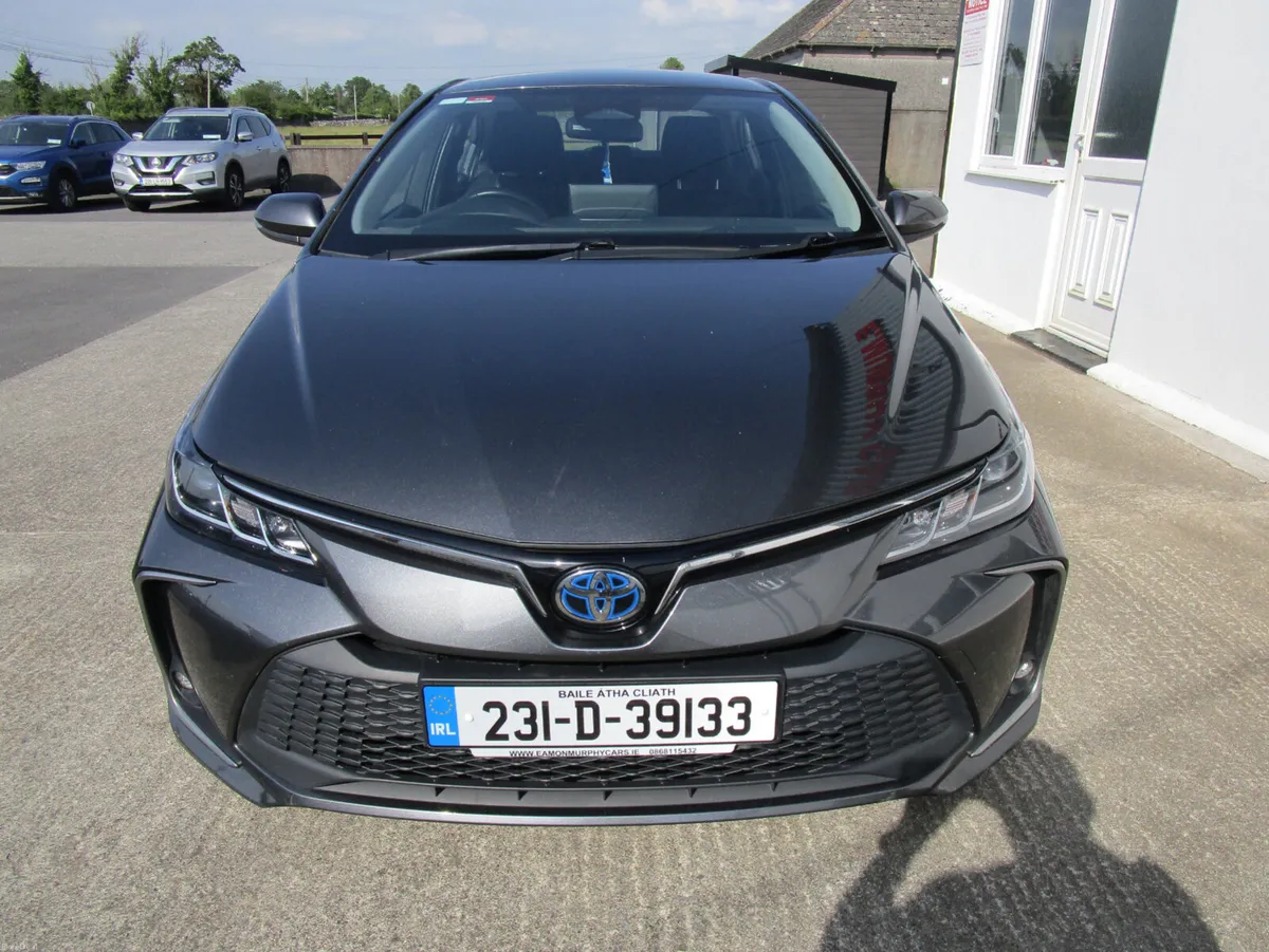 Toyota Corolla 2023 - Image 2