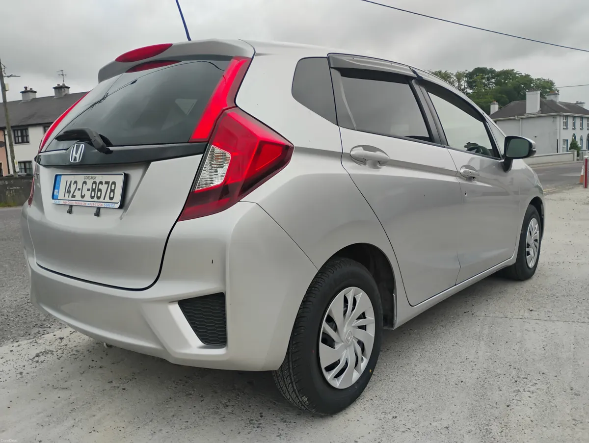 Honda Fit 2014 - Image 2