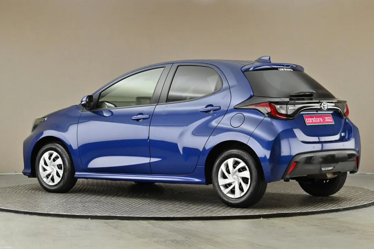 Toyota Yaris 1.5 HYBRID **REVERSE CAM**PARK SENSOR - Image 6